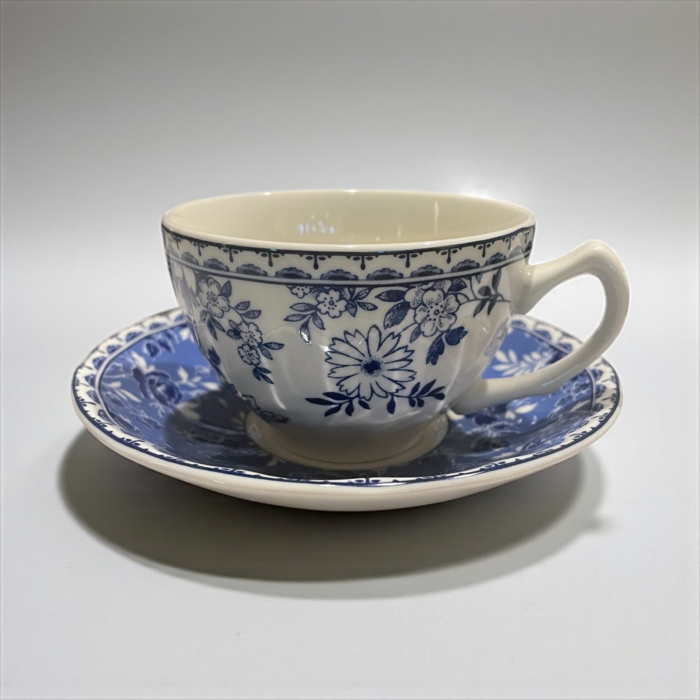 Set of 4 Johnson Bros. Devon Cottage Cups & Saucers